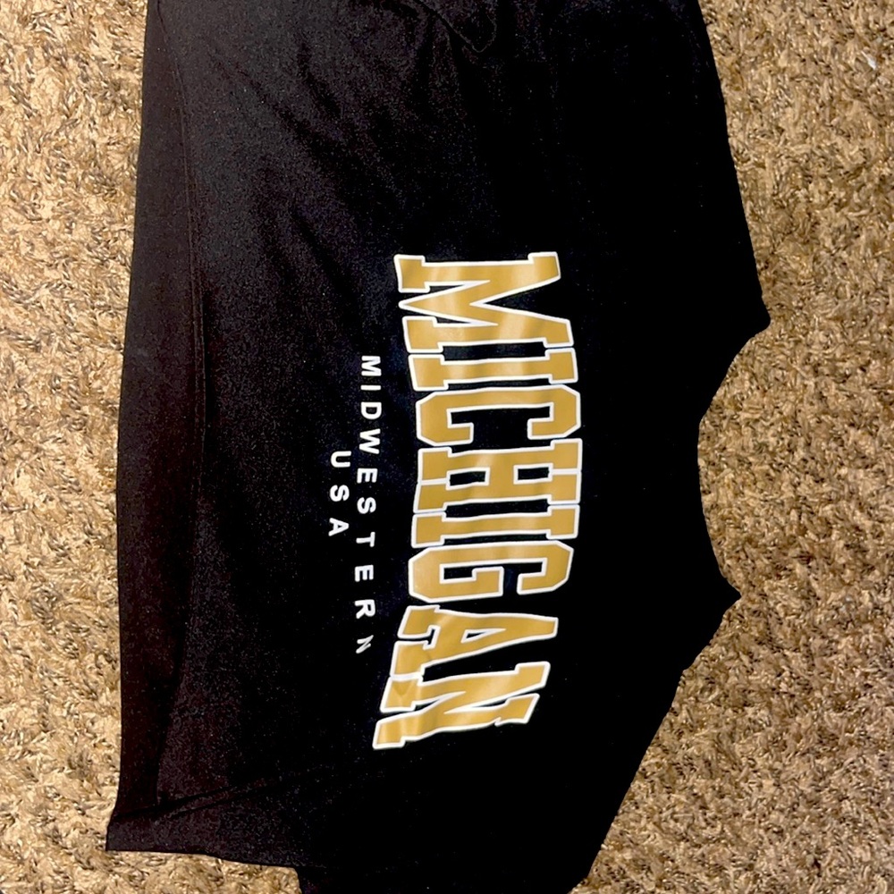 Black basic crop (xs)